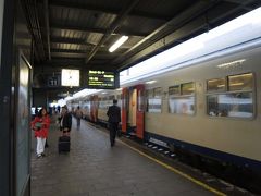 19時20分頃ブリュッセル南駅に到着。いつの間にやら雨が割と強く降り始めていました。