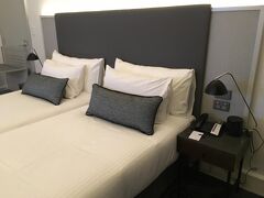 サボイ ホテル メルボルン 
11階のサザンクロス駅側の部屋
駅近で便利！
ただし部屋に浴槽がなくて残念。