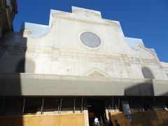 サンタマリアデルポポロ教会です。
なんと修復中！！
ローマ旅行１回目の６年前も修復中だったのに（笑）
何なら「天使と悪魔」の映画の中でも修復中だったような…。