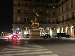 ☆パリシティービジョン☆バスの集合場所

パリに滞在中、フランスだけではもったいないと一日で日帰りできるベルギーに行

こうと思いました。

ヨーロッパは陸続きなので別の国に行けます。それがいいところなのですが、お休

みがそんなにとれないのでせいぜいフランスとほかの1か国くらいです。

ベルギーのブリュッセルは空港のテロがあった後だったし、ブルージュなら大丈夫

かなと現地ツアーに出発前に日本で申し込みました。

早朝6時30頃ルーブル美術館近くのツアー会社集合。7時過ぎのバスで3時間ほどで

した。添乗員さんもついていて建物等説明してくれます。

もちろん観光地なので、メインストリートはブランドショップやチョコレートショップ等沢山のお店が並んでます。

残念ながら私の選択した日は昼食付きではなかったのですが、季節や日程によっては昼食付もあります。