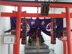 歌舞伎座の横にある、歌舞伎神社です。