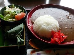 奥の院を参拝した後、ひとやすみ。
カレーランチを食べました。