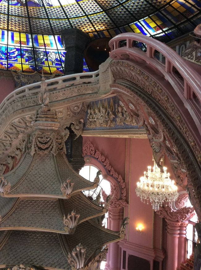 もうすぐ踊り場に着きます。