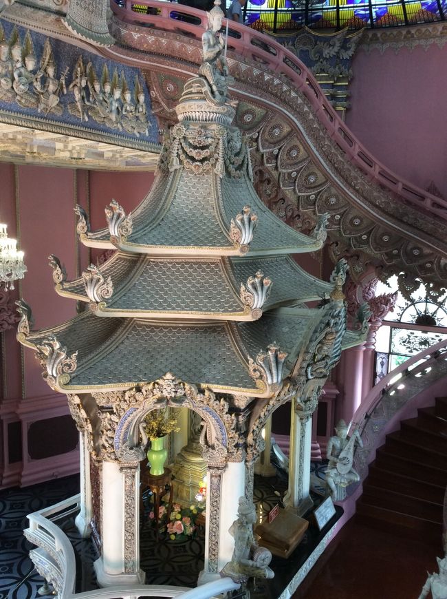 先ほどの祭壇です。