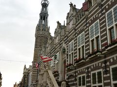 Langestr.（ランゲ通り）にある後期ゴシック様式のStadhuis Alkmaar（アルクマール市庁舎）