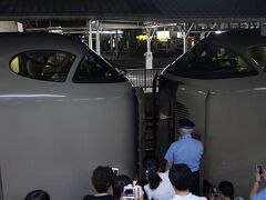 岡山駅　サンライズ出雲　とドッキング（併設）

9/2（土）
7:08　東京

今回の旅は、鉄道での四国周遊でしたので、下車駅・宿泊地駅の周辺しか見て回れませんでしたが、要所要所は抑えたのかな？
充実した　いい旅　になりました。今度は、ゆっくりと訪れてみたいです。

鉄旅も、かなりいいですよ～～
お酒も飲めますしね！


