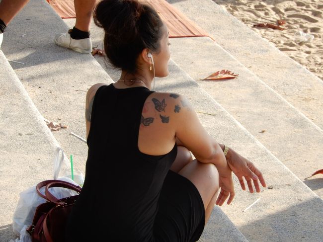 タトゥーが気になって。