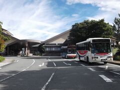 途中の富士見温泉で後ろのバスから前のバスに乗り換え