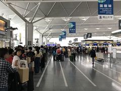 こんなに中部空港に人があふれかえってるのは初めて。