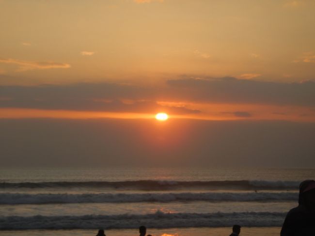 チラッと。<br />今日も日没は見られなかった。