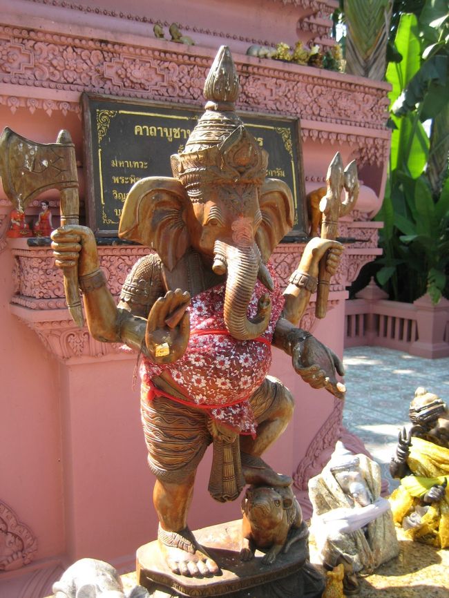 庭園を廻ります。