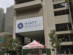 地上に出たらHyatt Regency San Francisco。ちょっと寄り道します。