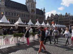 グランプラスではベルギー・ビール・ウィークエンドのイベントの真っ最中で、広場に入るのに持ち物検査もありました。

一般公開は午後6時からだったのですが、飛行機の都合でその時間には空港にいないといけませんでした。めちゃくちゃ残念。ほんとに残念。