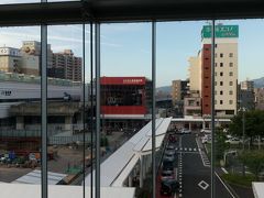 駅の反対側も開けてきた。
東口のＡＯＳＳＡからえちぜん鉄道駅。



