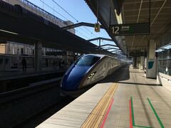 長野駅から北陸新幹線「かがやき」に初乗車。

新幹線が開通してくれたおかげで私が住んでいる土地からもだいぶ行きやすくなりました。長野までは在来線ですが……