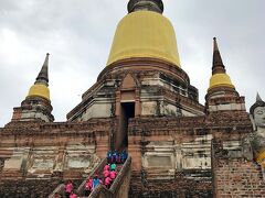 ランチ後は、
Wat Yai Chai Mongkon（ワット・ヤイチャイモンコン）

仏塔登りました…
明日、筋肉痛確定でしょう。