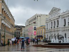 まずはセナド広場から

"この感じ、ごっついええ～"と長男がつぶやきました。

