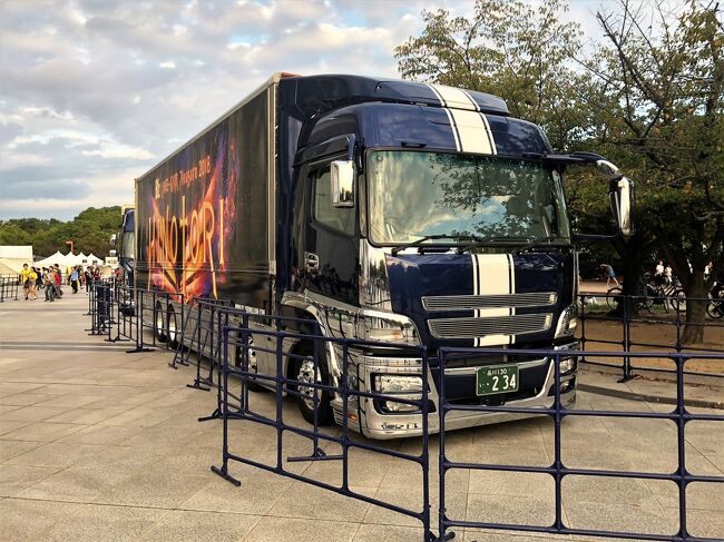 B'z ツアートラック HINOTORI B'z Pleasure 2018 HINOTORI ツアートラック - メルカリ