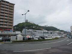 ホテルをチェックアウトし、倉敷からＪＲに約１時間乗って尾道へ。
尾道駅は改修中。