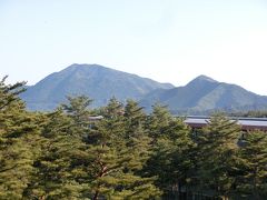 朝8時にホテルを出発しました。
写真は早朝の大山です。伯耆富士と呼ばれる大山は鳥取方面から見た方が山容が美しいです。