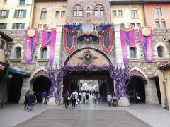 東京ディズニーランドを出てディズニーリゾートラインで東京ディズニーシーへ！