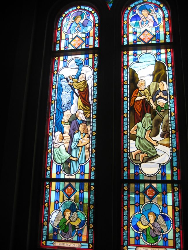 ステンドグラスです。