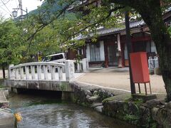 駅からは5分足らずで醒井宿到着。

風情ありますねえ。

ちょっと季節が外れているからか人はまばら。