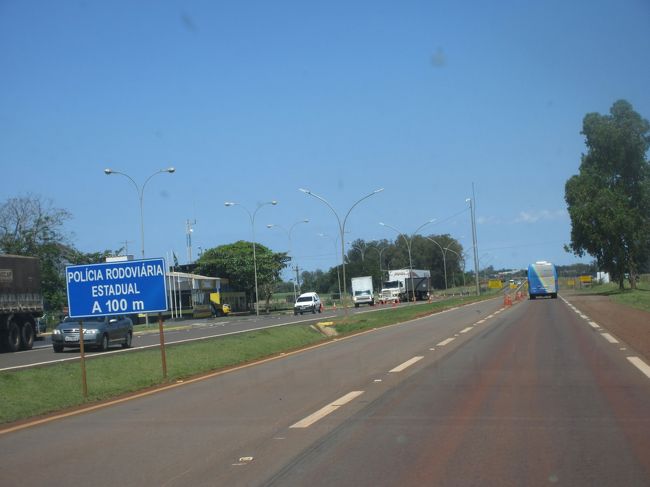 州政府管轄の国道警察<br /><br />