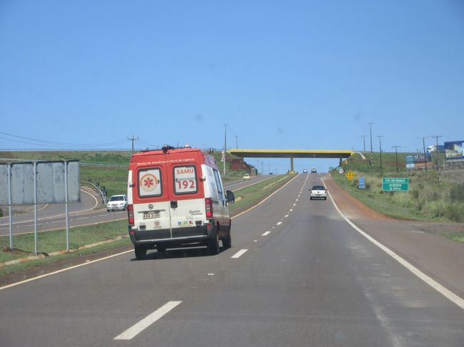 救急車が来た、さすがに抜く気は起きない<br /><br />