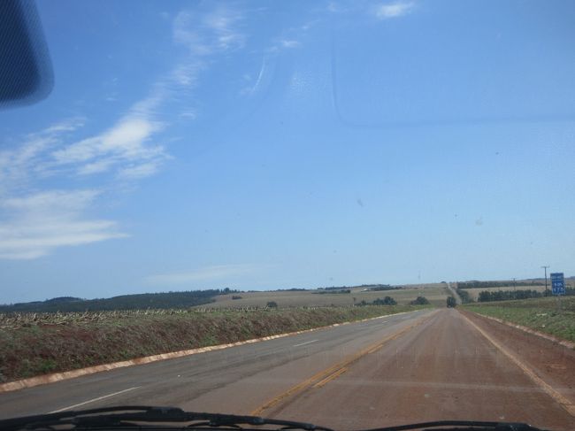 クルゼイロ・ド・オエスチまでは田舎道<br /><br />