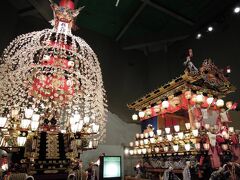 秩父夜祭は祇園・高山とともに日本三大曳山祭の一つ
いきなり立派な笠鉾と屋台がお出迎え