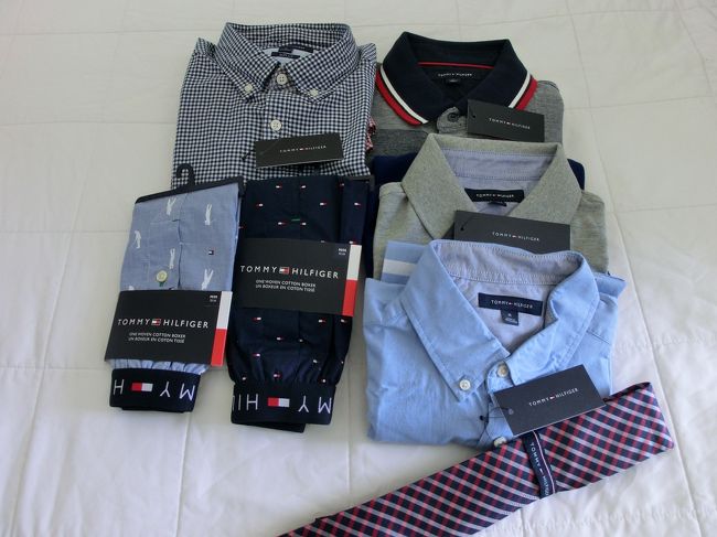 集合時間いっぱいまで買い物をしました。<br />今回は、トミーフィルフィガーでシャツやパンツを。<br />日本で買うよりも格段に安いです。