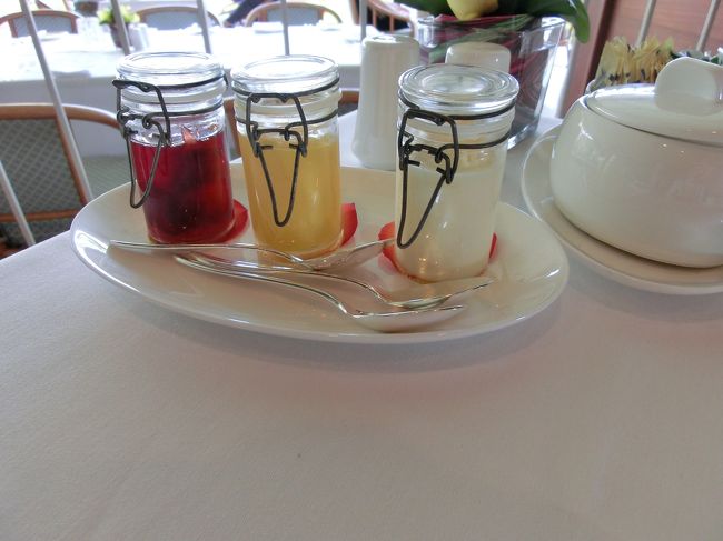 はい、ハレクラニのオーキッズ。アフタヌーンティです。<br />ここも日本から予約済みです。