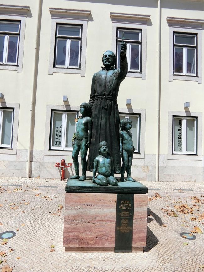 ブラジルでの布教に務めたAntonio Vieira神父の像。