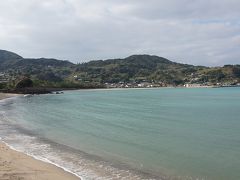 根獅子の浜
沖縄のような白い砂浜と青い海。晴れていたらもっときれいなはず。