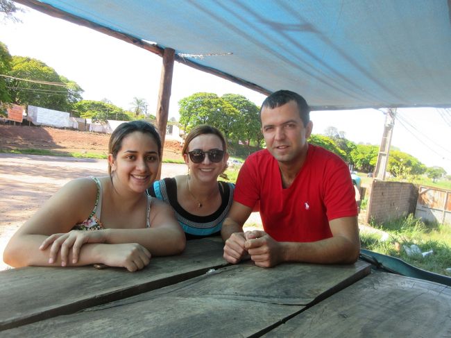 いつも通り甥っ子運転、コイツは３年で大きく成長した<br />　この街に甥っ子は３人、サンパウロに１人、ミナス州に２人<br />姪っ子ちゃんはこの街に７人、サンパウロに２人<br />　姪っ子ちゃんを迎えに行ったのでした～<br /><br />