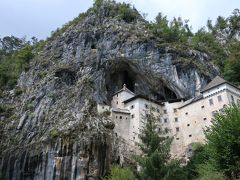 車で洞窟城へ移動。