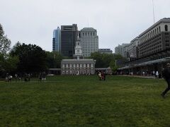 独立記念館
アメリカ独立宣言が行われた建物。周囲は独立国立歴史公園として整備されている。この広場でアメリカ横断ウルトラクイズをやっていてびっくり。