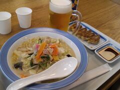 日本最後の食事はちゃんぽんと餃子、生ビールです。
第3ターミナルです。すごく混んでました。