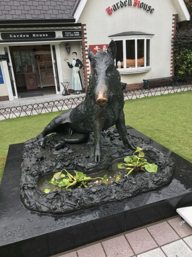 雨の北野異人館