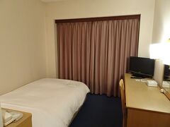 甲府駅北口近くの「ホテルクラウンヒルズ甲府」でシャワーと仮眠。1泊5378円。
僅か4時間程度の滞在でした。