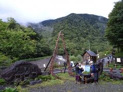 少し遅れて6:40頃に広河原に到着。多くの登山者で大混雑でした。