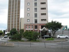 熊本駅前にあるJR九州ホテル熊本。高架化されて、駅から少し離れてしまいました。