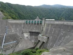 国道１０７号線を西に向かい、湯田ダムで写真だけ。