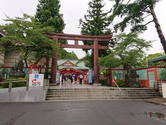 伊達政宗像の近くにある護国神社。