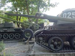 フラッグタワーの近くにベトナム軍事歴史博物館があり、戦車や戦闘機などが展示されていました。