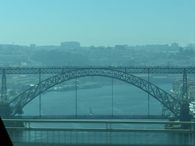 バスの車窓からのドン・ルイス一世橋！