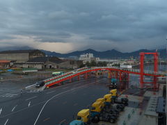 『東予港』
午前6時。予定通り東予港に到着です。