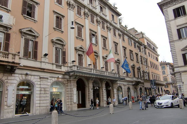 「アマルフィ」で最初に出てくるホテル