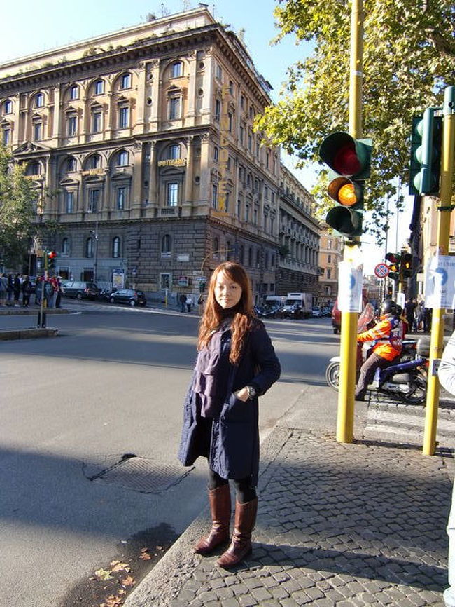 ローマの町並みと私<br /><br />*****<br />ローマ2日目は1日フリーdayです。昨日の観光で回り切れなかったところを巡ります。